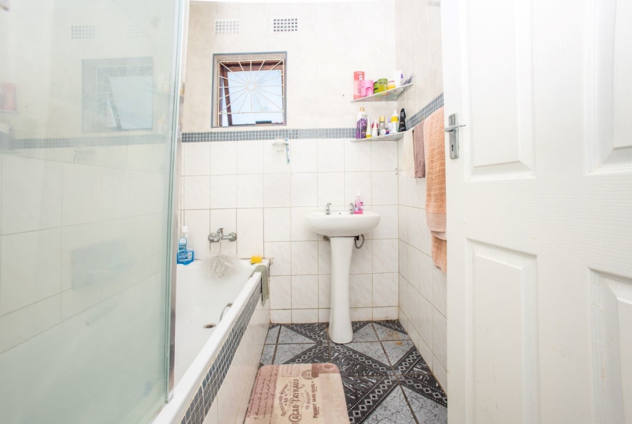 2 Bedroom Property for Sale in Haven Hills Eastern Cape